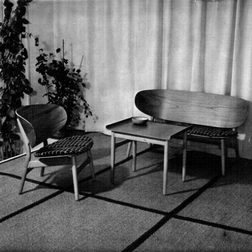Venus sofa table